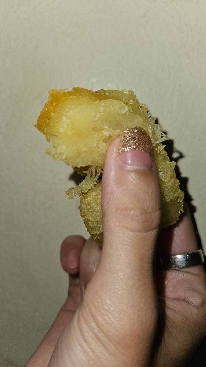 zorayafzzzz's tweet photo. Plis gw cinta bgt ma singkong goreng https://t.co/3AVr0ylJtv