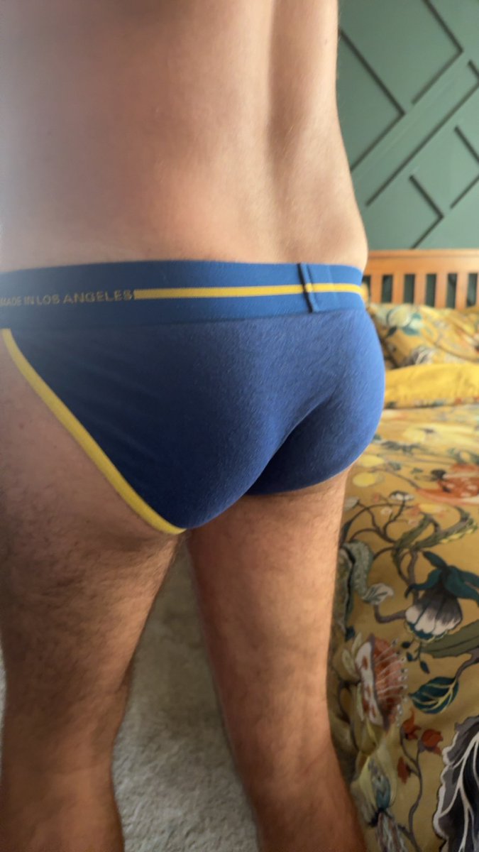 norrhwestundies's tweet photo. Blue N2N tanga briefs
#gay #gayunferwear #tangabrief #brief #hairy #dadbody #dailybulge #bulge https://t.co/DMX0PLRBW2
