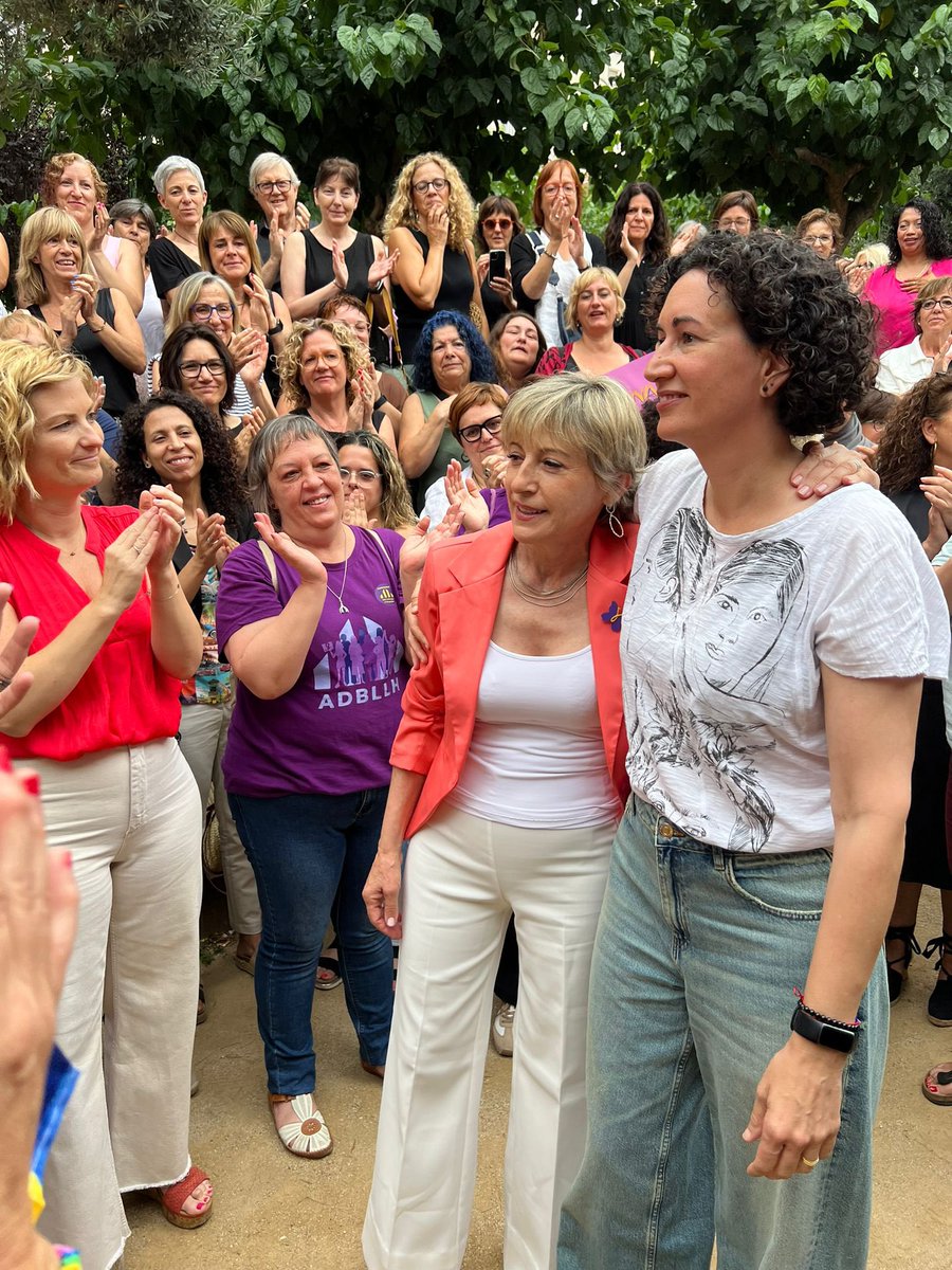 EsquerraStFeliu's tweet image. Hem estat presents a l'Assemblea Nacional de dones, segurament la més emotiva i especial, ja que després d'un llarg i injust exili, hem tingut a la Marta amb nosaltres!