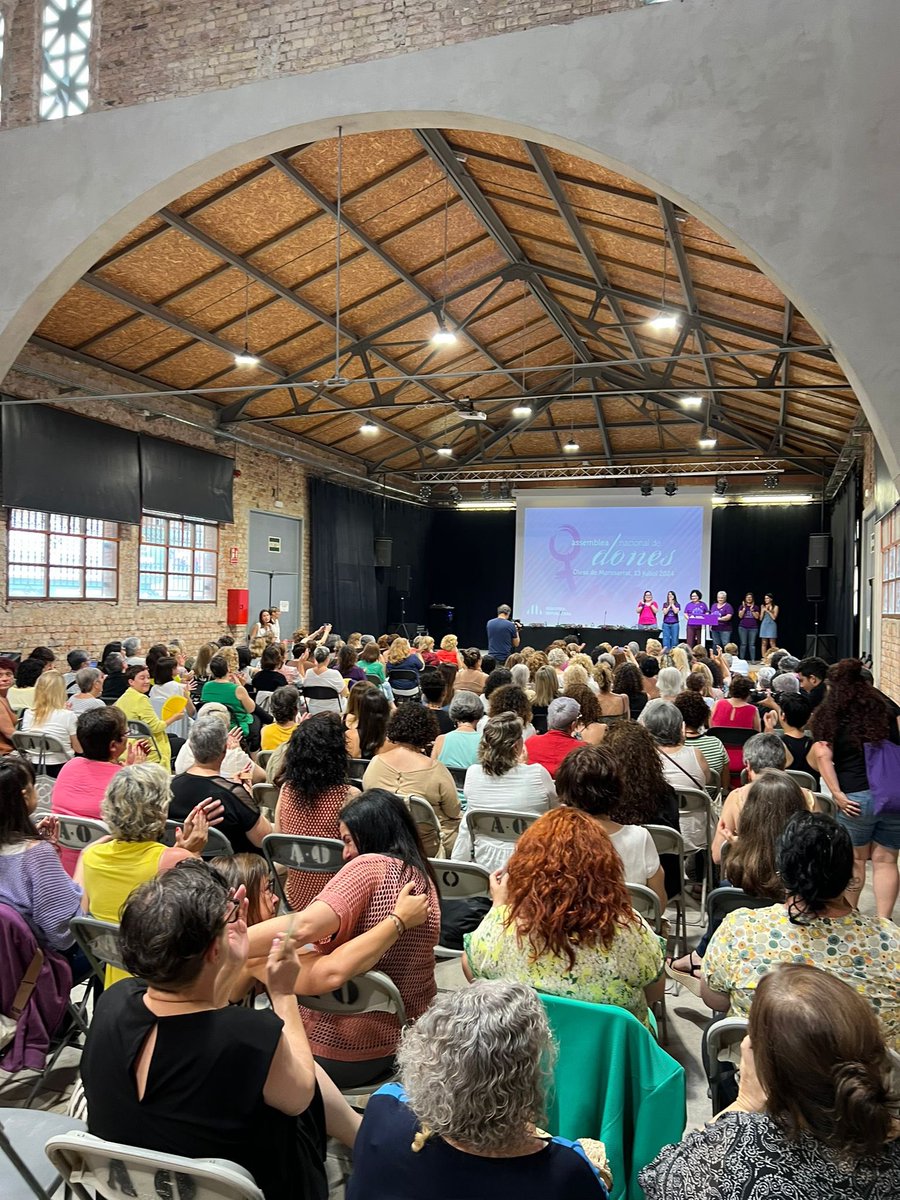 EsquerraStFeliu's tweet image. Hem estat presents a l'Assemblea Nacional de dones, segurament la més emotiva i especial, ja que després d'un llarg i injust exili, hem tingut a la Marta amb nosaltres!