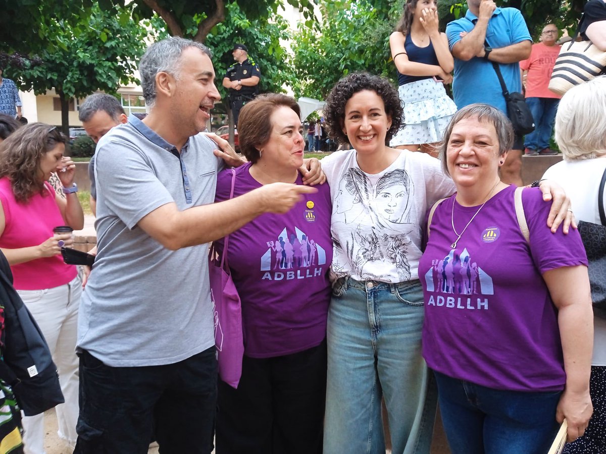 EsquerraStFeliu's tweet image. Hem estat presents a l'Assemblea Nacional de dones, segurament la més emotiva i especial, ja que després d'un llarg i injust exili, hem tingut a la Marta amb nosaltres!