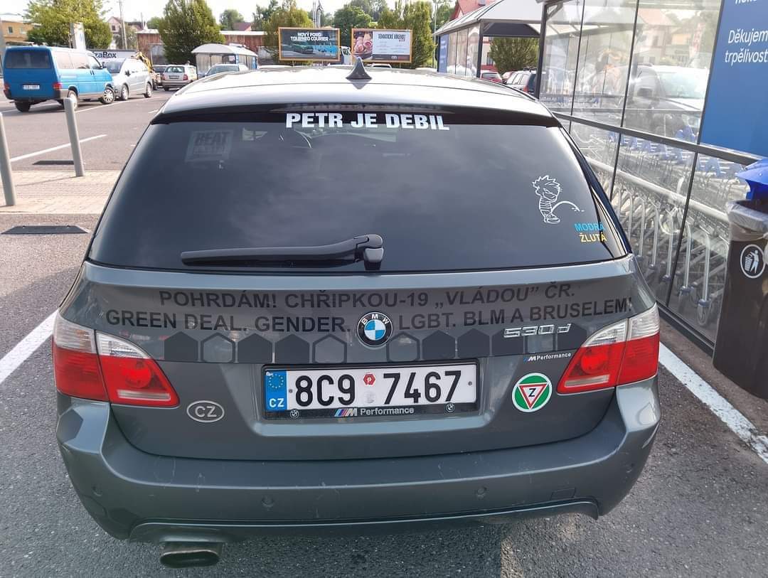 lil_vodku's tweet photo. Našel jsem bávo v dezolátním stavu https://t.co/HSe49Yb3uC