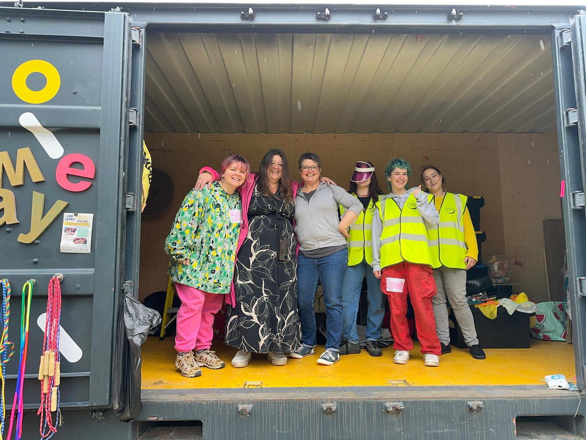 PlayfulAnytime's tweet image. The play crew are all ready for a day of play in Lincoln Green #LS9