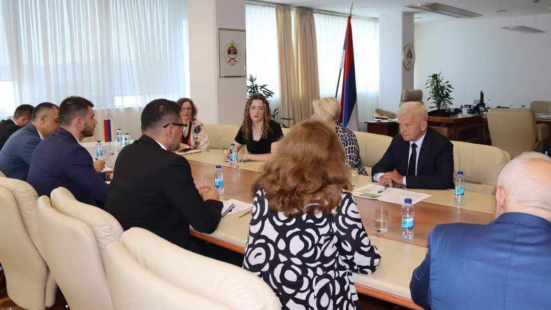 AmbasadaB's tweet photo. Zajedno sa delegacijom Podlaskog vojvodsva 🇵🇱 protekla dva dana boravila sam u Republici Srpskoj. Cilj posjete je nastavak aktivnosti vezanih za Sporazum o saradnji #wojpodlaskie i RS Prilikom razgovora u @MPSV_Srpske izražen je obostran interes za saradnju u oblast poljoprivrede https://t.co/mhBK3GucUJ