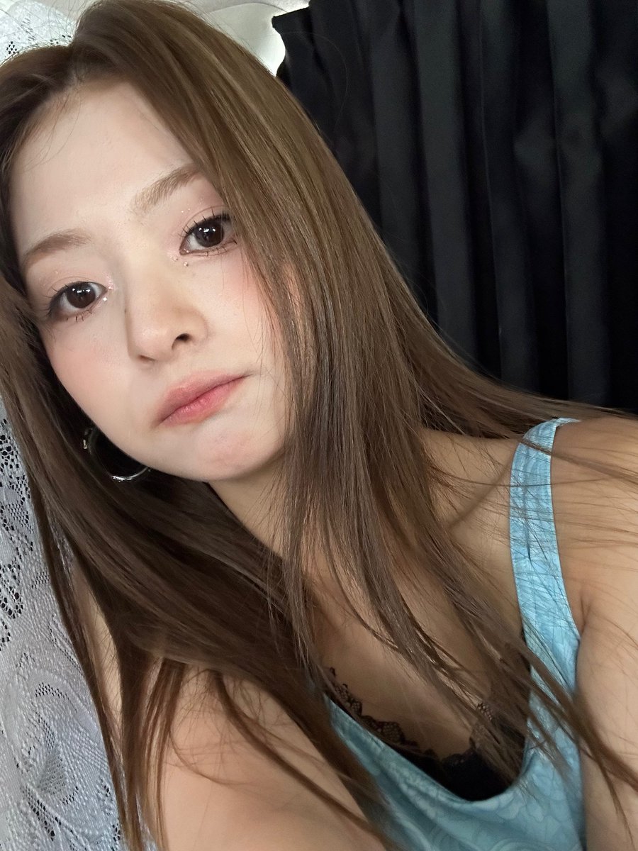 nk00_0707's tweet photo. 야구 똥경기라서 울고 잇엇는데나경이 셀카로 달래지는 중.. https://t.co/HeEPQupx0e