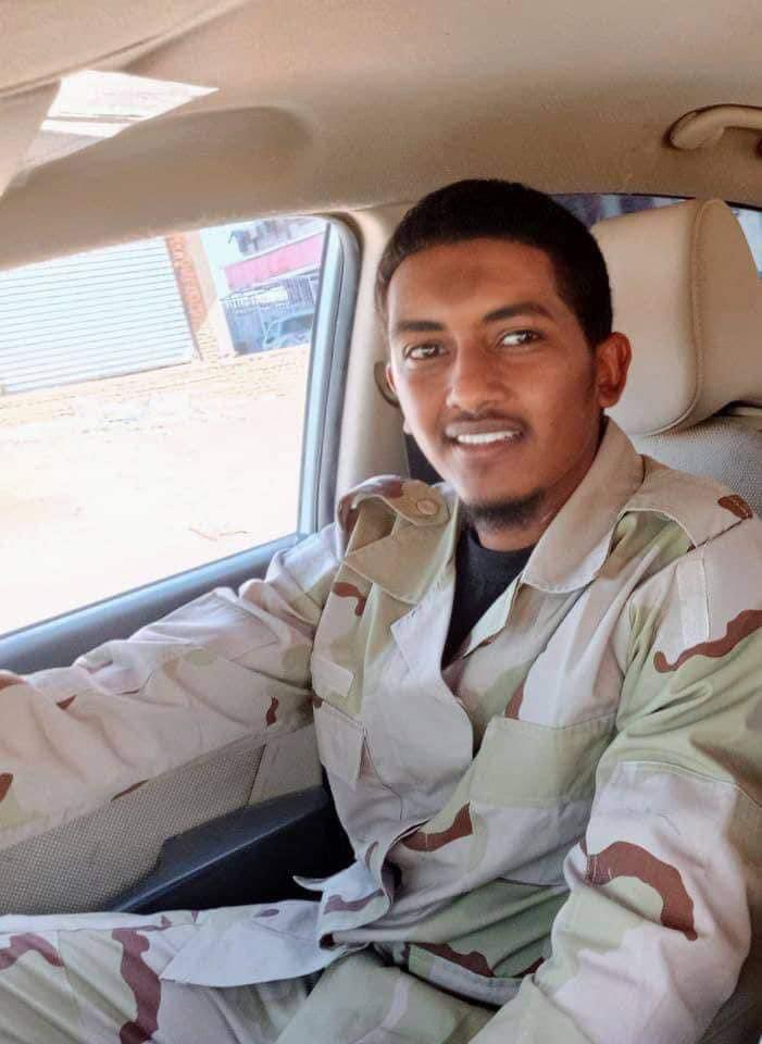 اليوم يمضي الشهيد بإذن الله فارس الدروع خطاب اسماعيل محمد خير
ليلحق بالشهداء الميامين
تقبله الله قبولاً حسن في الفردوس الاعلى ان شاء الله