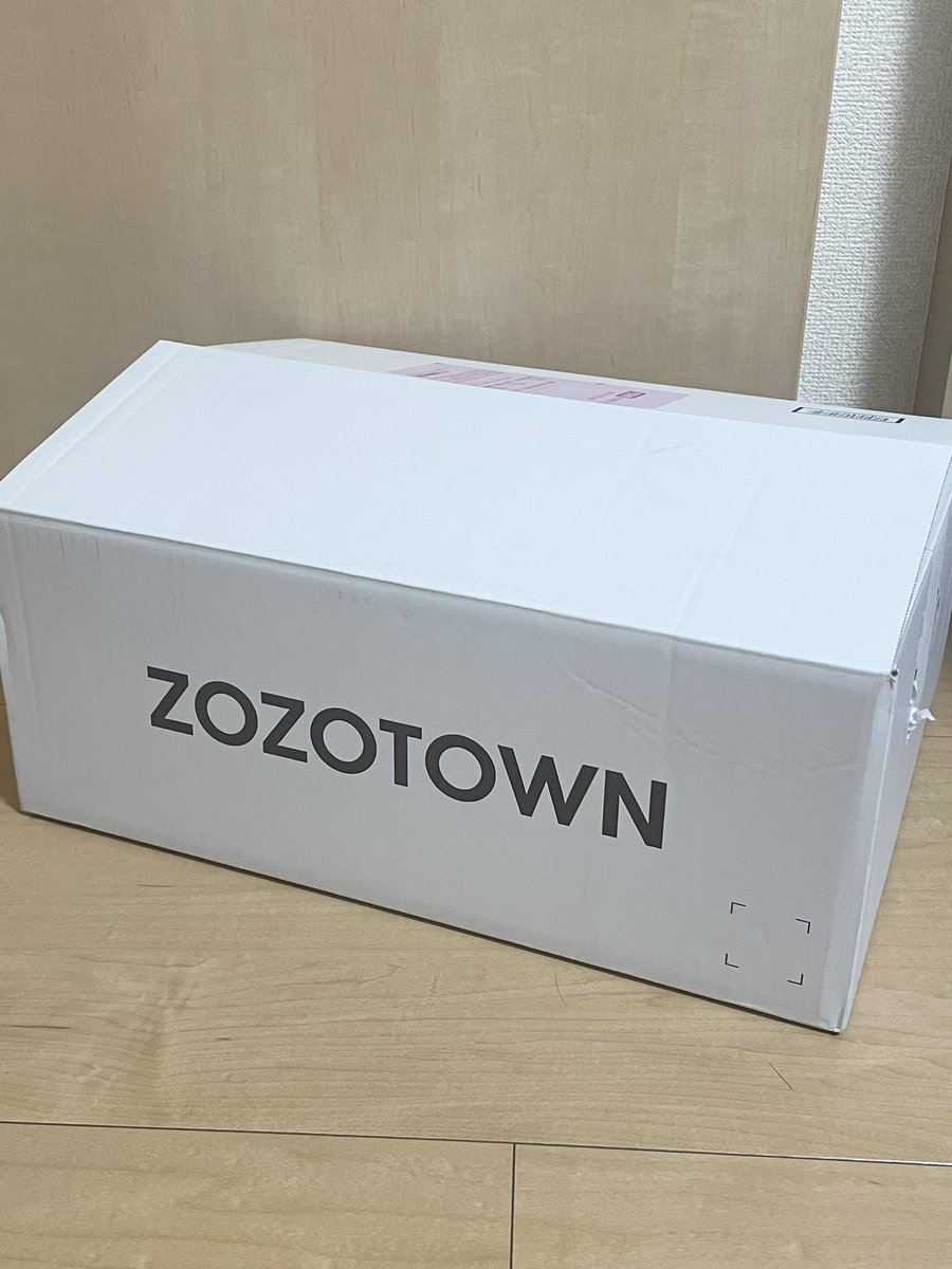 rrrshi____'s tweet photo. 初めて白箱😳

#ZOZOSALE箱CP https://t.co/RbJDJ1cxX7