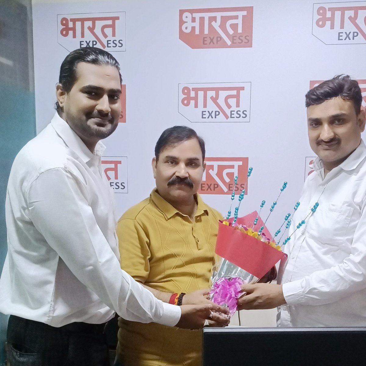 Hearty congratulations to Mr. Umakant Agnihotri ji and Abhishek ji for guiding CeoCabs and standing shoulder to shoulder with CeoCabs Company. Also Hearty congratulations and special thanks to Bharat Express News mumbai.
<a href="/abhishekpandey/">Abhishek Pandey</a> @umakantagnihotri @BharatExpress9  <a href="/CeoCabs/">CEO Cabs Outstation & Rentals Booking</a>