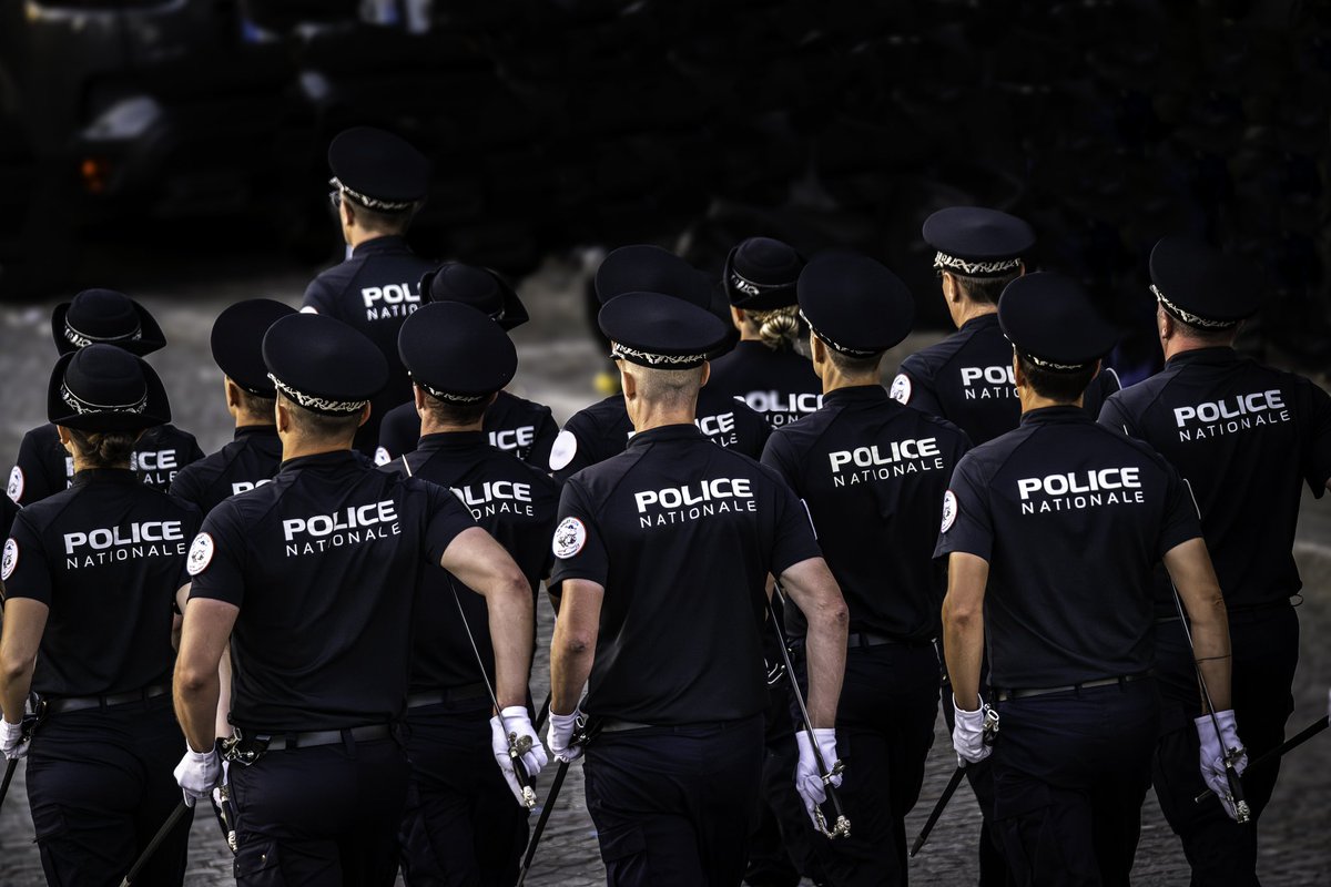 Depuis plusieurs jours, les femmes et hommes du ministère @interieur_gouv se préparent pour le défilé du #14Juillet.🇫🇷 

➡️ Rendez-vous demain pour découvrir cette édition historique qui se tiendra exceptionnellement sur l’avenue Foch !