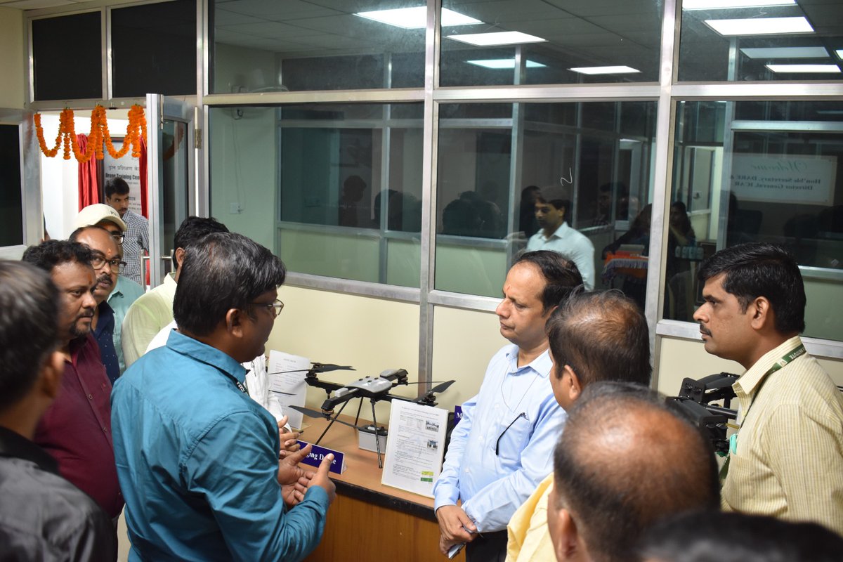 RiceIcar's tweet photo. Hon'ble Secretary, DARE &amp; Director General, ICAR, Dr. Himanshu Pathak inaugurated the Drone Training Centre at ICAR-National Rice Research Institute, Cuttack today. @icarindia @RiceIcar @AgriGoI @PMOIndia @DDKisanChannel @PIB_India https://t.co/qCSoFudtzs