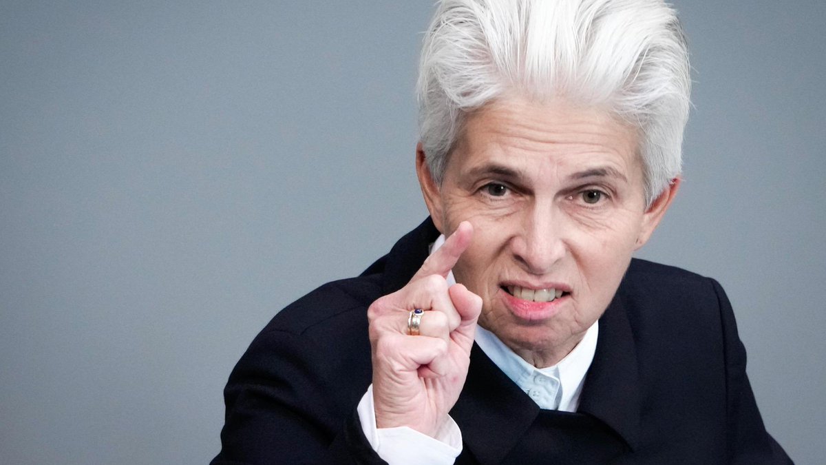 Marie-Agnes Strack-Zimmermann (Parodie) tweet media