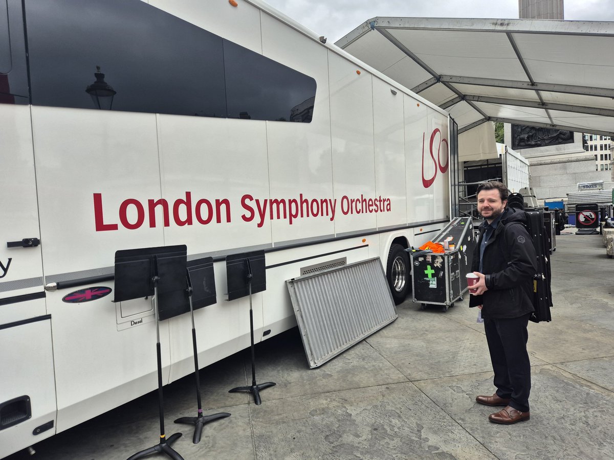 maxinekwokvln's tweet photo. Our yearly iconic venue @londonsymphony @DuncanWardMusic ! @davidcohen007 https://t.co/JdshQ2WBdh https://t.co/LktipBg2JZ