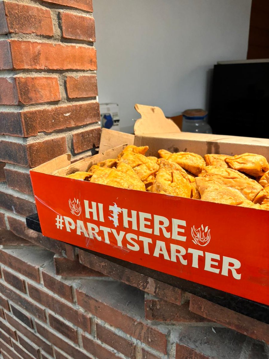 Hey <a href="/Samosa_Party/">Samosa Party</a> - thanks for getting the party started! 👋

<a href="/fifthel/">The Fifth Elephant</a> participants - head to the ground floor for some crispy fresh samosas courtesy <a href="/DikshaPande3/">Diksha_Pande</a>!