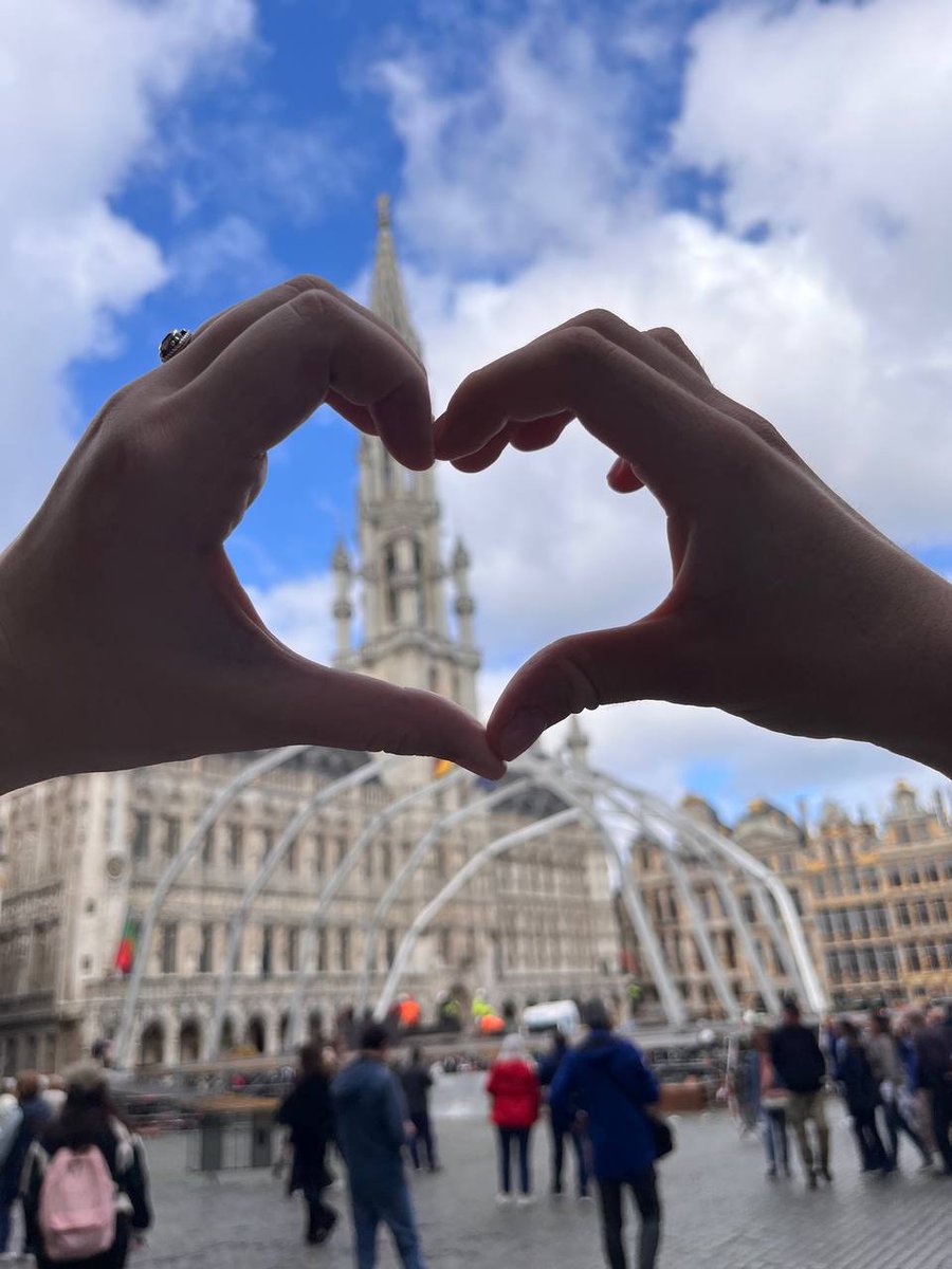 marskooperation's tweet photo. finally with my beloved girlfriend in Belgium ❤️🌻 @FreebirdCreates https://t.co/evS9HvbqSx