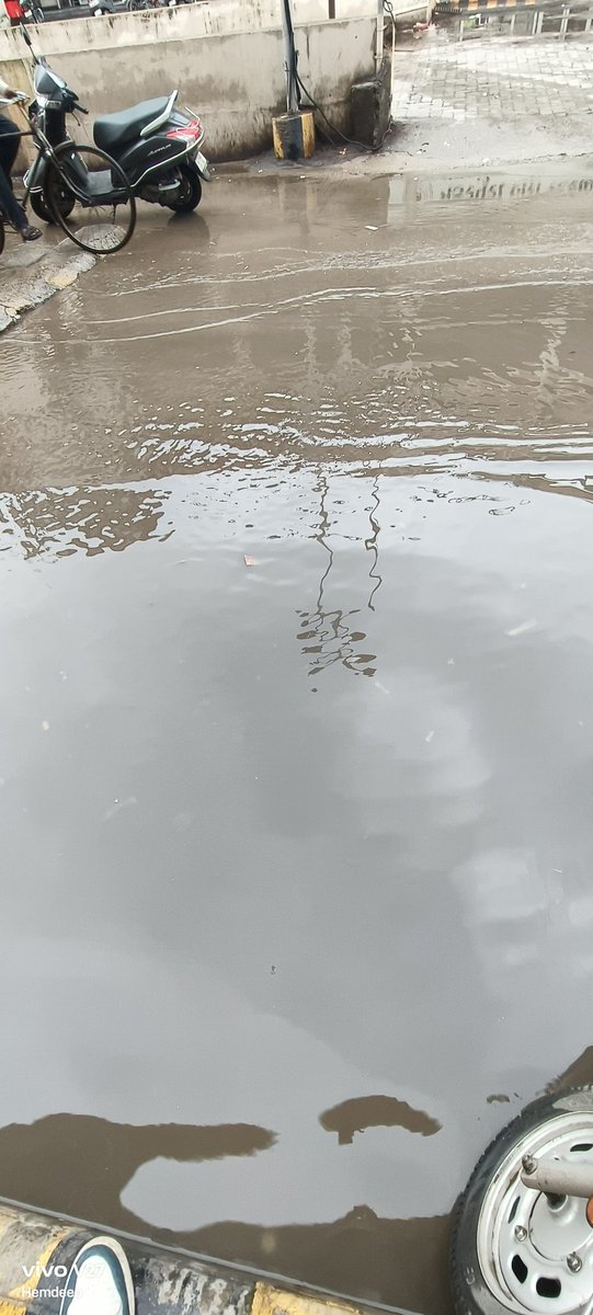HemdeepPatel2's tweet photo. @VMCVadodara
@W15VMC
No Treatment for rain water
Location : Makarpura Bus Depot
Hope VMC will take a look👍🙏 https://t.co/mdwFfga60t