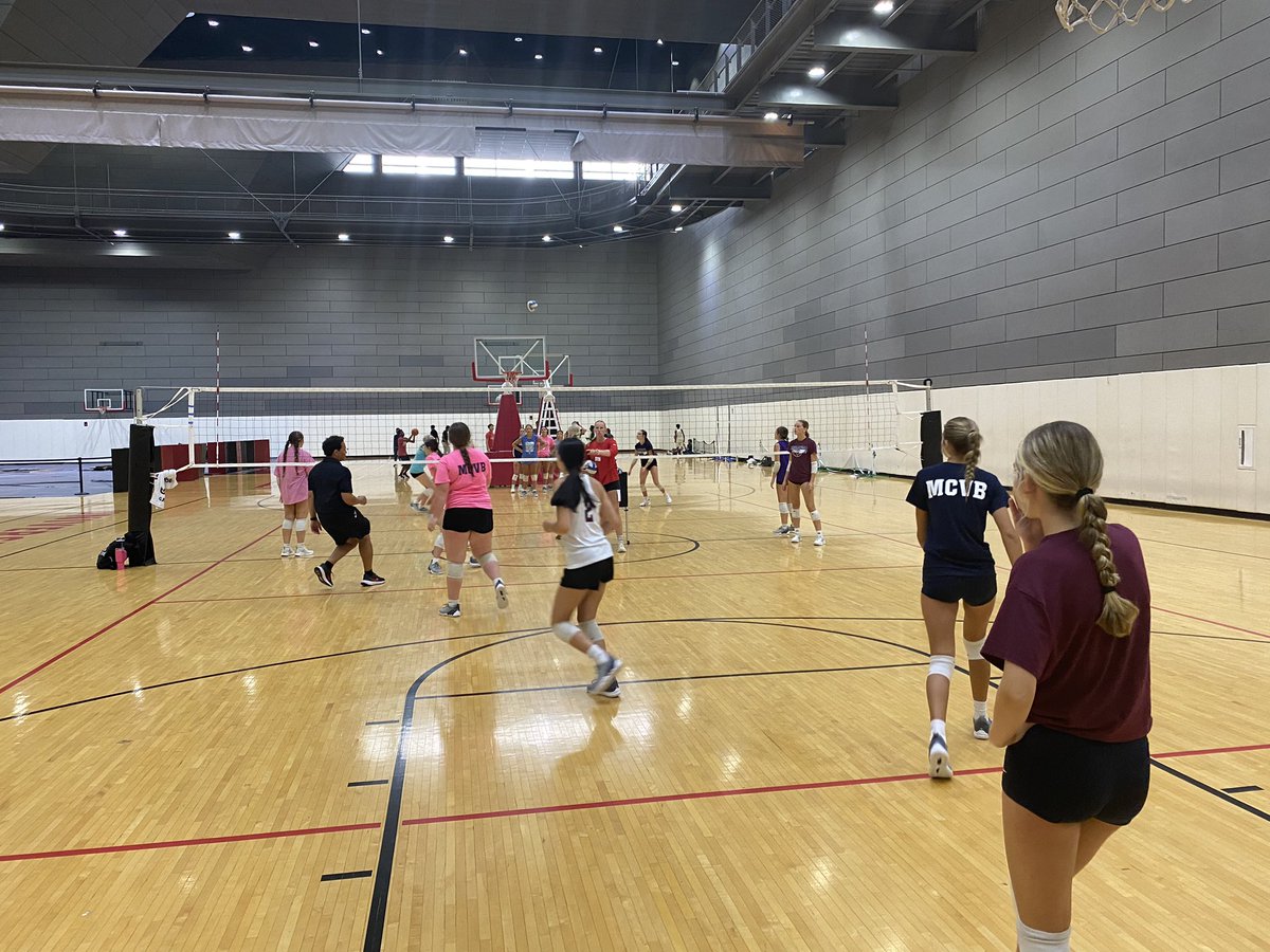 mcvbknights's tweet photo. Team Camp at University of Cincinnati started well for us. https://t.co/O4fsD6YvbO