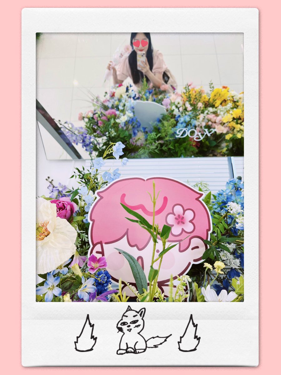 plvbongha's tweet photo. #7월_속에_피어난_플라워
#BBiKKiTTya_bamby_my_flower

🌸밤비마이플라워🌸

카페 너무 향기롭고 이쁘고 귀엽고 사랑스러운 것만 가득해서 힐링~💗
플리분들 많이 만나서 반가웠어요!
다들 행복한 주말 보내시길~ https://t.co/8DrjDZnUiy