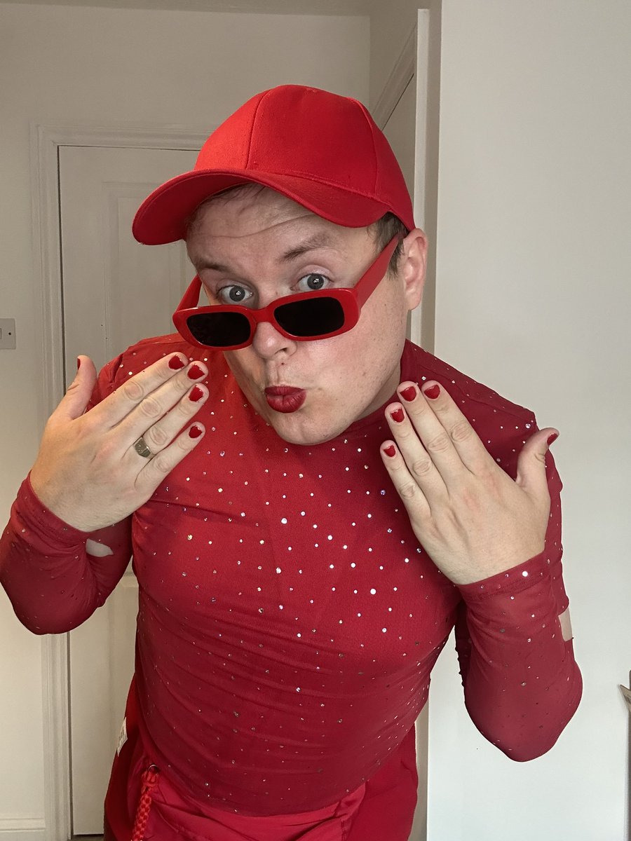 PerryPresents_'s tweet photo. ❤️🚨 PADAM I’m so ready and excited to see @kylieminogue today at @BSTHydePark #KylieMinogue #Lovers #BSTHydePark #BST #HydePark #PerryPresents #PopNewsWithPerry #Padam #Tension https://t.co/69E2rDOOoD