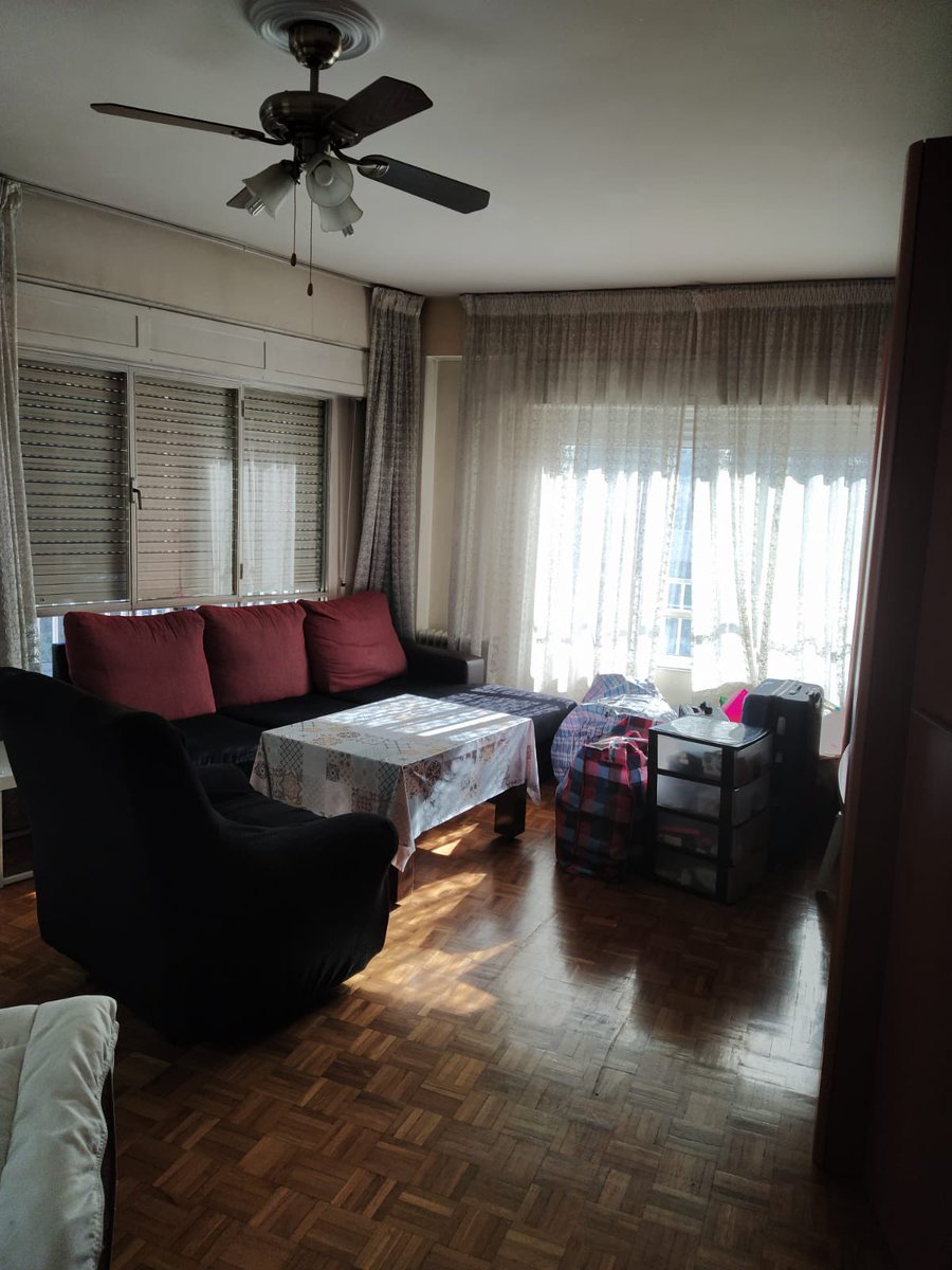 _martacl's tweet photo. Holi!! Buscamos dos compañerxs de piso en Ourense. El piso está al lado de la uni, es de 4 habitaciones todas exteriores con 2 baños. El precio es aprox 155+ gastos. Preferiblemente personas de final de grado, máster o trabajando. Cualquier cosa md!!!
Se agradece difusión 🫶🏻💐 https://t.co/Ni5baJnnvN