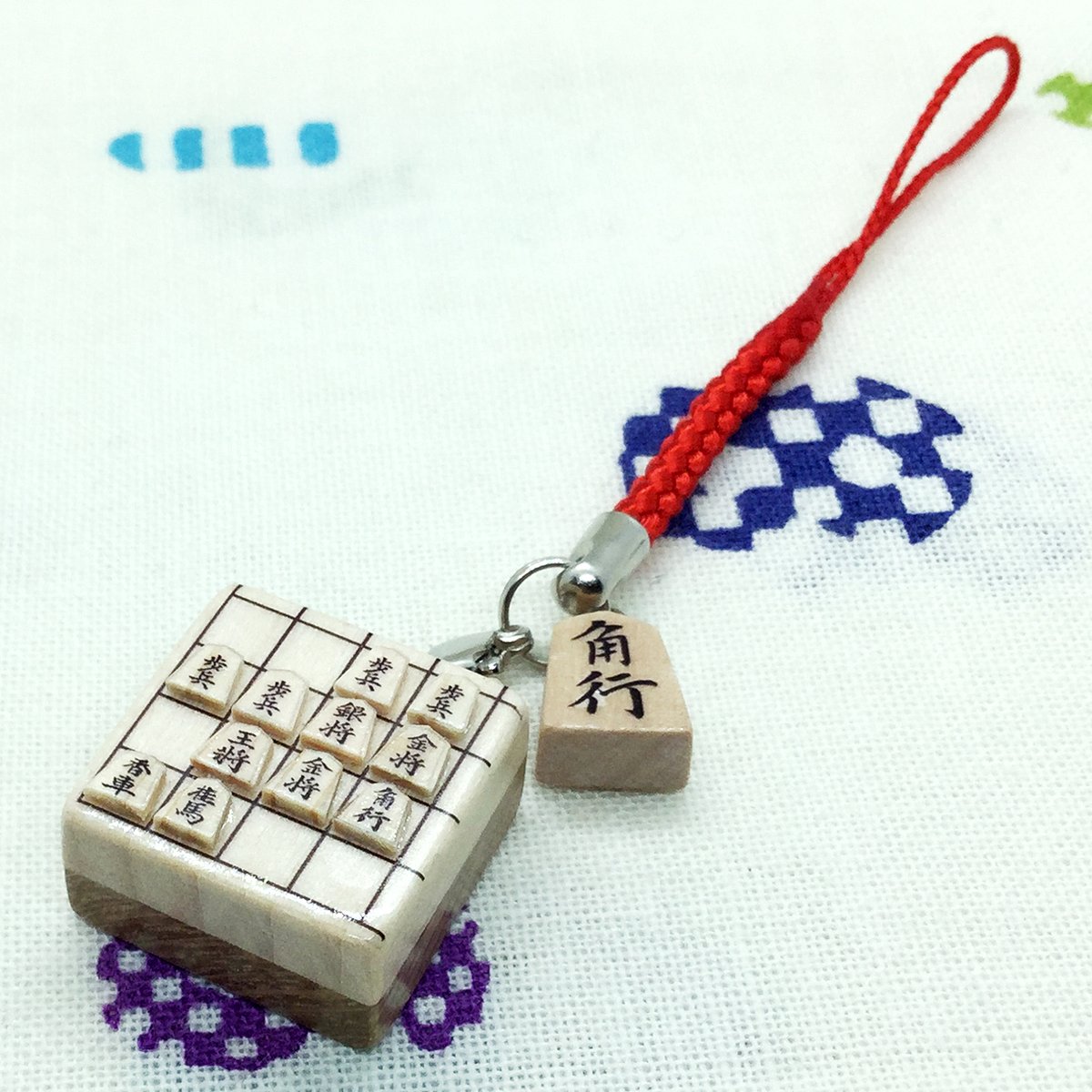 GOCRAFT2's tweet photo. 欠品しておりました、将棋盤のストラップをminneにて再出品致しました。 数は少ないですが、よろしくお願い致します。 minne:https://t.co/0oidmhQ6ow
HP:https://t.co/f6qwQLdihk
#将棋グッズ https://t.co/8YqzWremOR
