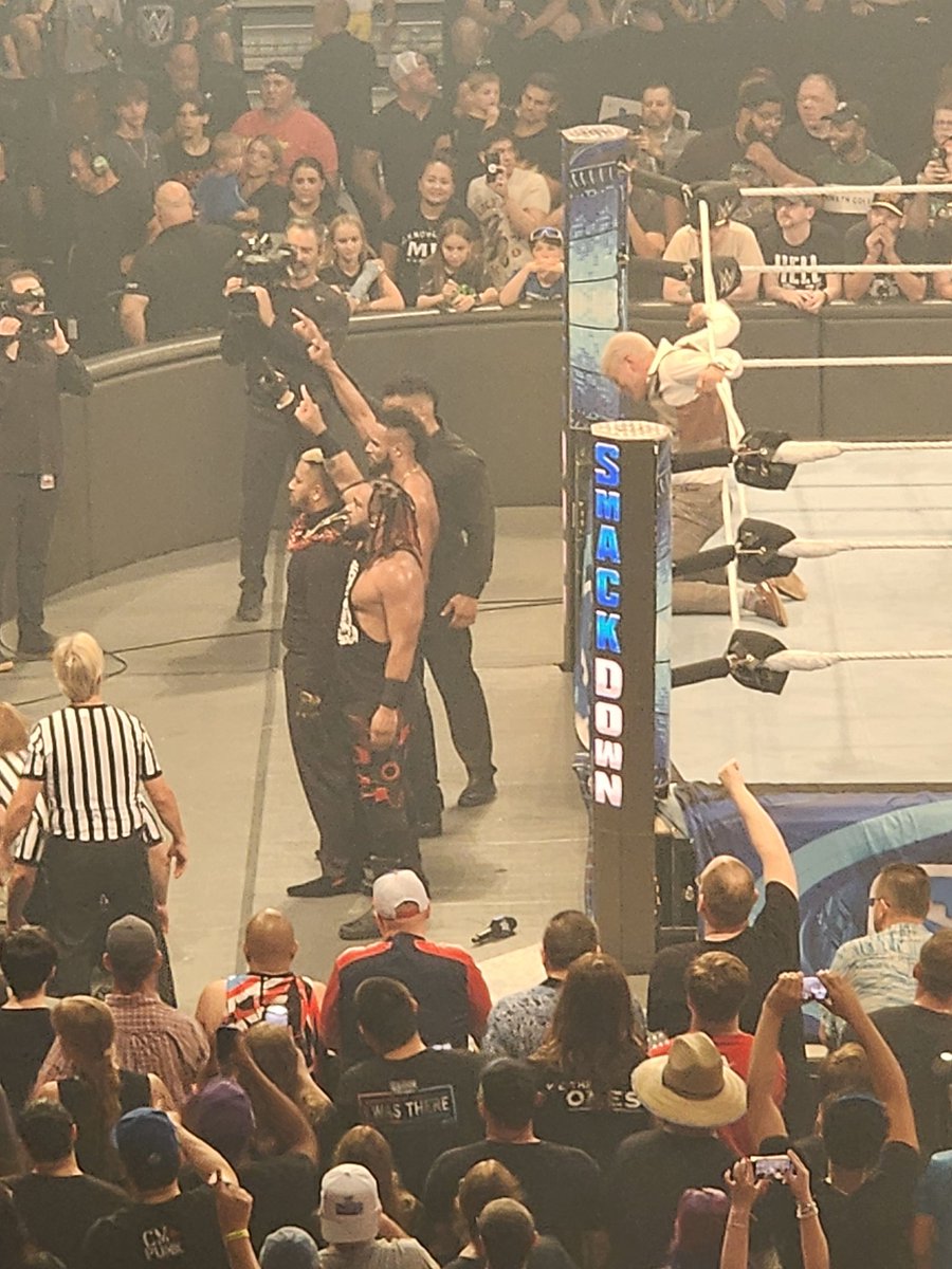 elafroameprking's tweet photo. The Fallout to #MITB 💰💲🤑☝🏾🤙🏾...

#TheLifestylesoftheRichandDavid (#TLRD)...

@WWE #WWE
#Smackdown   
@WWESoloSikoa
@jacobfatu_wwe
@TamaTonga01
#TongaLoa
@CodyRhodes
@WWEUsos
@DCUCenter https://t.co/icdaNHpXJf