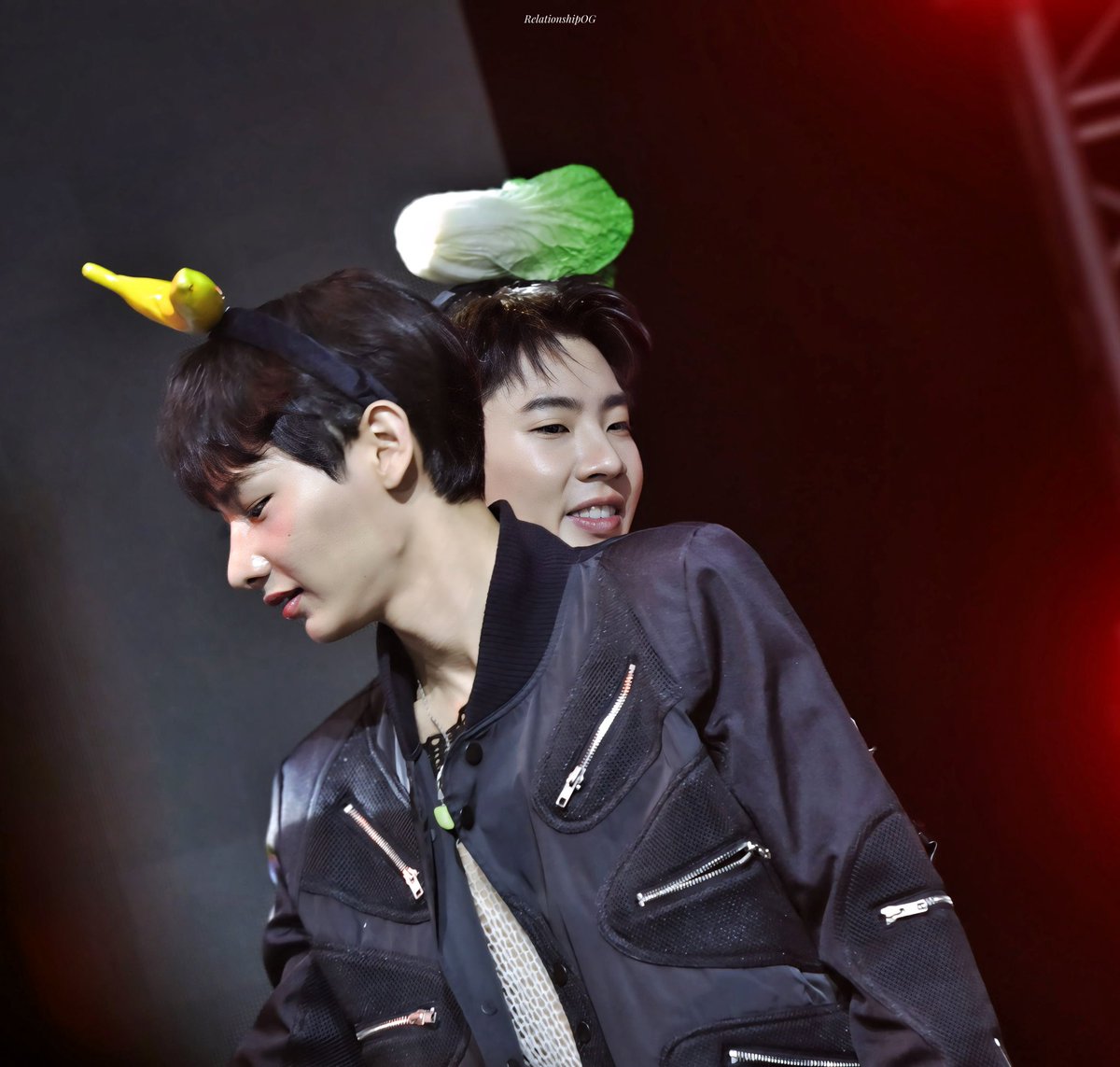 RelationshipOg's tweet photo. บทลงโทษ ของคนคลั่งรัก 🤣

#GMMTVFANDAY13
#OGxFANDAY13inManila
#ออฟกัน #offgun 

@off_tumcial @AtthaphanP https://t.co/X76DQuVvhp