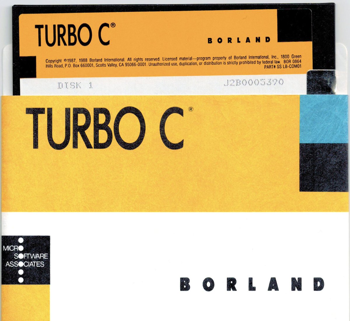 cybercaronte's tweet photo. Esto es sin ninguna duda, un punto clave en mi relación (y creo que en la de muchos otros) con la programación y los ordenadores, el día que descubrí Turbo Pascal. https://t.co/1oDqbZoTUt el siguiente salto ya fue Turbo C ;) #Programación #Vintage #TurboPascal Gracias Borland 🙌 https://t.co/GzePkH8Bnz