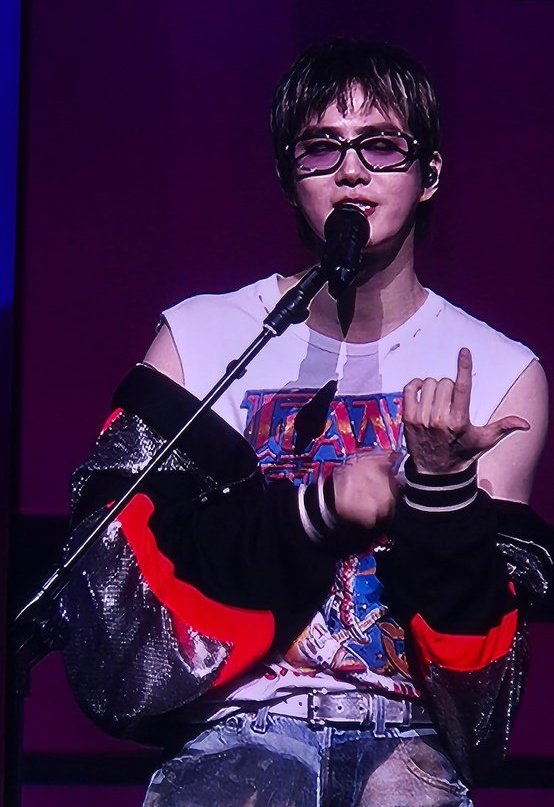 KIM JUNMYEON???????