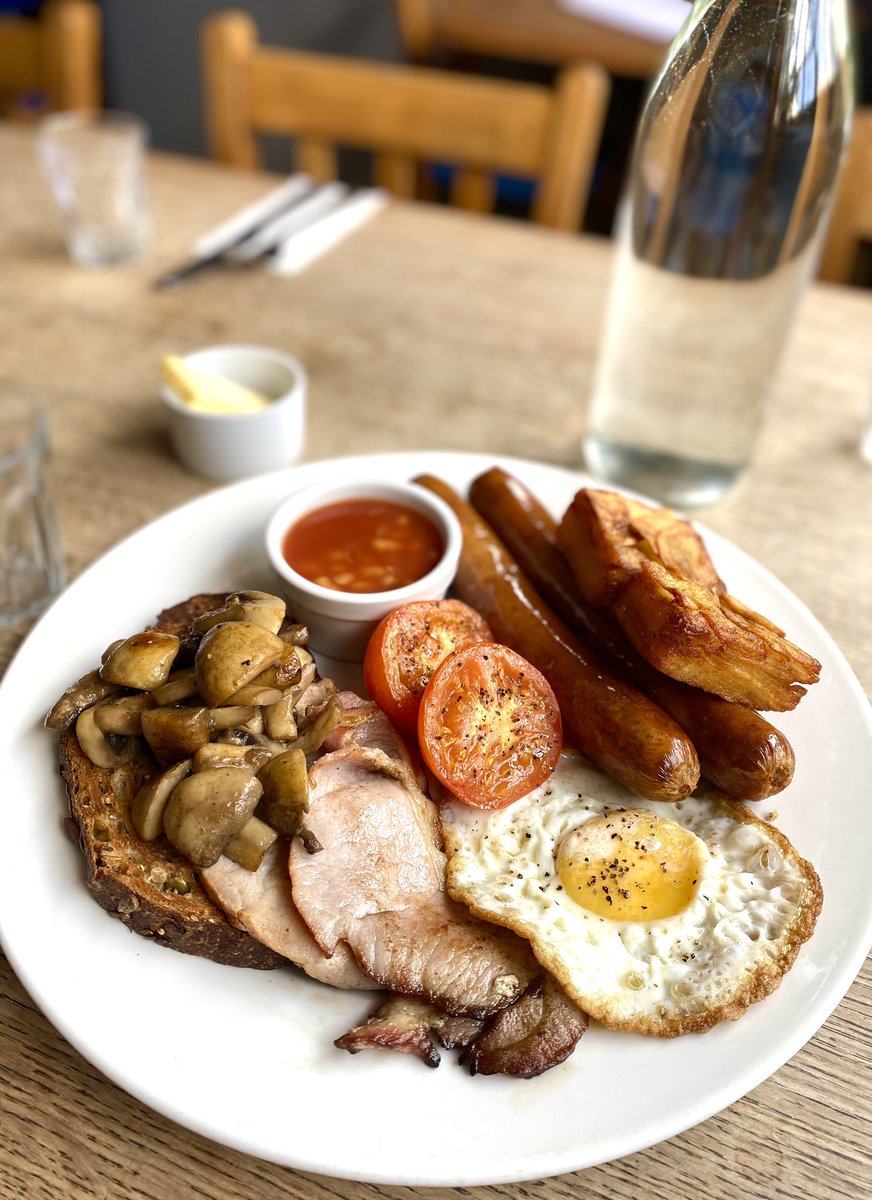 Good morning from B&amp;W.

Breakfast served until 3pm 🍽️

#breakfast #fryup #alldaybreakfast #busbybreakfast