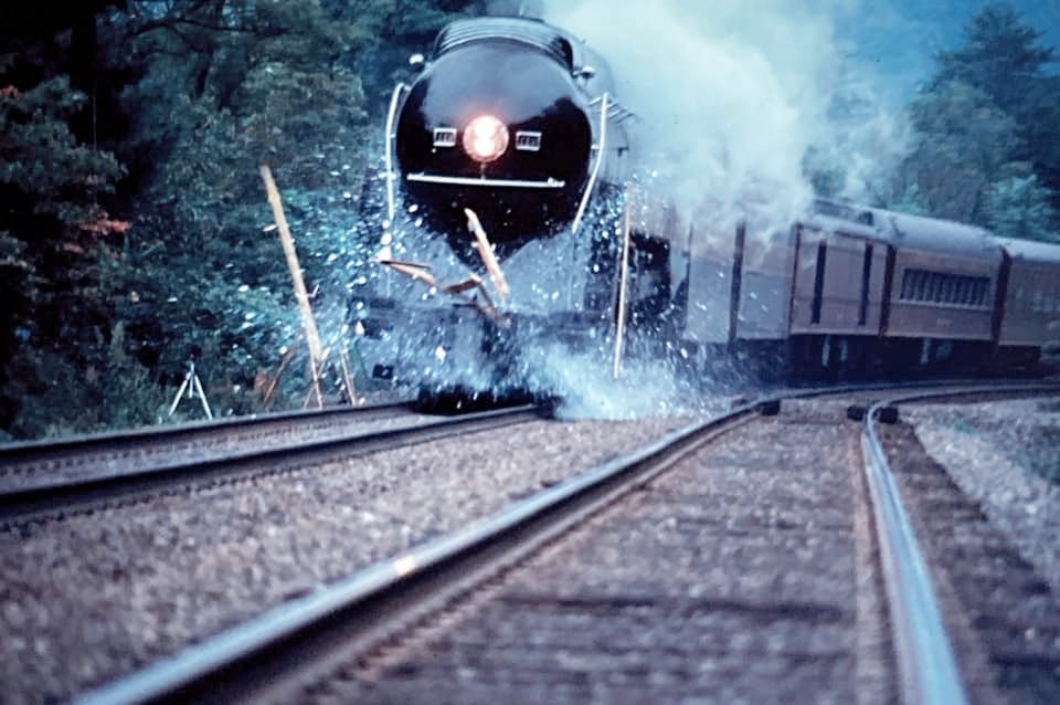 Random train pictures without context tweet media