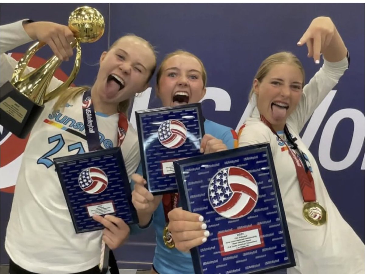 dvolleyball2027's tweet photo. 2024 Girls Junior Nationals All Tournament Team &amp; 15 American and 1st place winners 
Outside hitter Delaney Klunder #22 https://t.co/QjU1Tg9a7X
