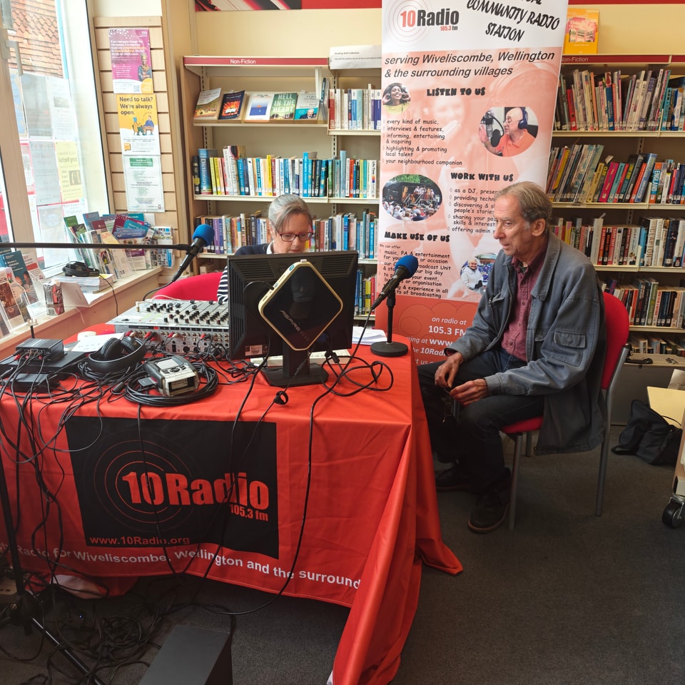 10RadioCIC's tweet image. It's that Woman Again! Julie is LIVE with Barry Witherden from Wiveliscombe Library Outside Broadcast.

10radio.org - apps - 105.3fm

#CommunityRadio  #10Radio