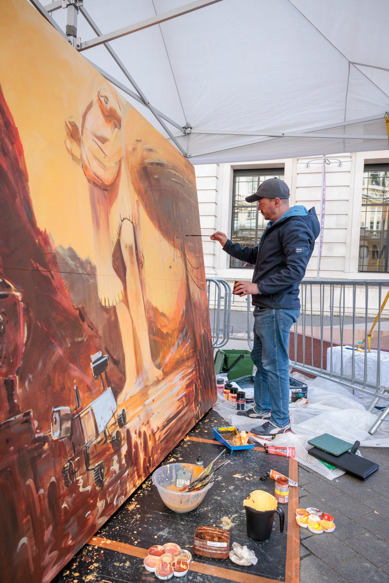 ExRdFestival's tweet image. Exactly four weeks ago our ten incredible #PaintLab artists were starting to bring their pieces to life as #ExRdFest began!

Want to see the finished paintings and learn more about the @imperialcollege science that inspired them? 

See the full gallery 👉 ow.ly/YocJ50SAmbL