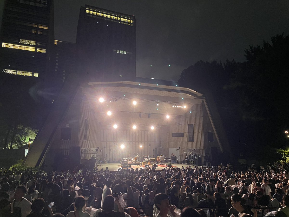 musiclover50s's tweet photo. 安定のにわかファンに配慮のないセトリがさすがでした。今日はどうもサンキューって言わなかった気がする。楽しかった。
#thedecadeshow
#GRAPEVINE https://t.co/J1P1IdvajI