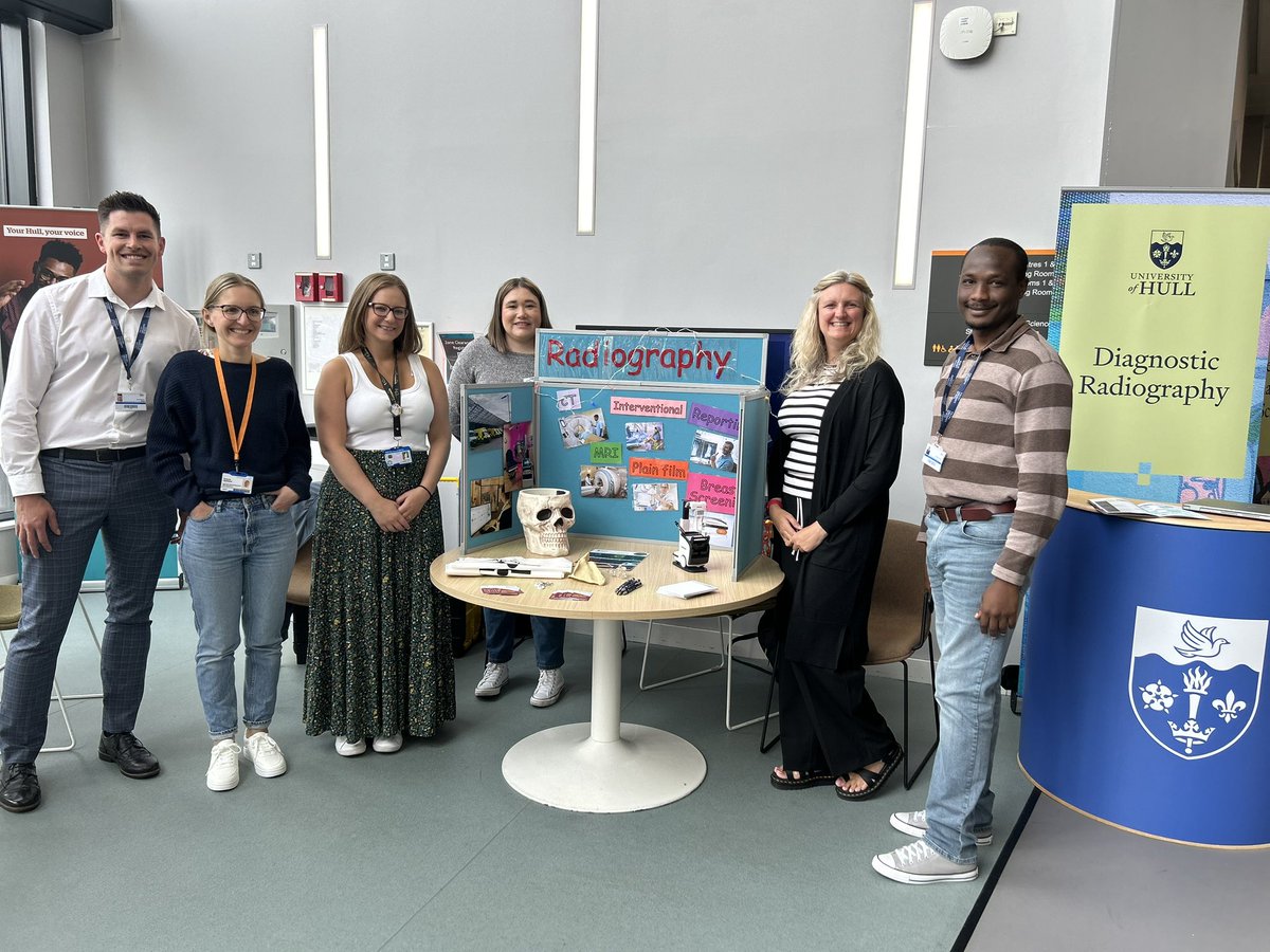 emma_murds's tweet photo. Recruiting for the new course starting @HullUniDR @NHSHHP #teamradiography https://t.co/tD3Zx6rTC1