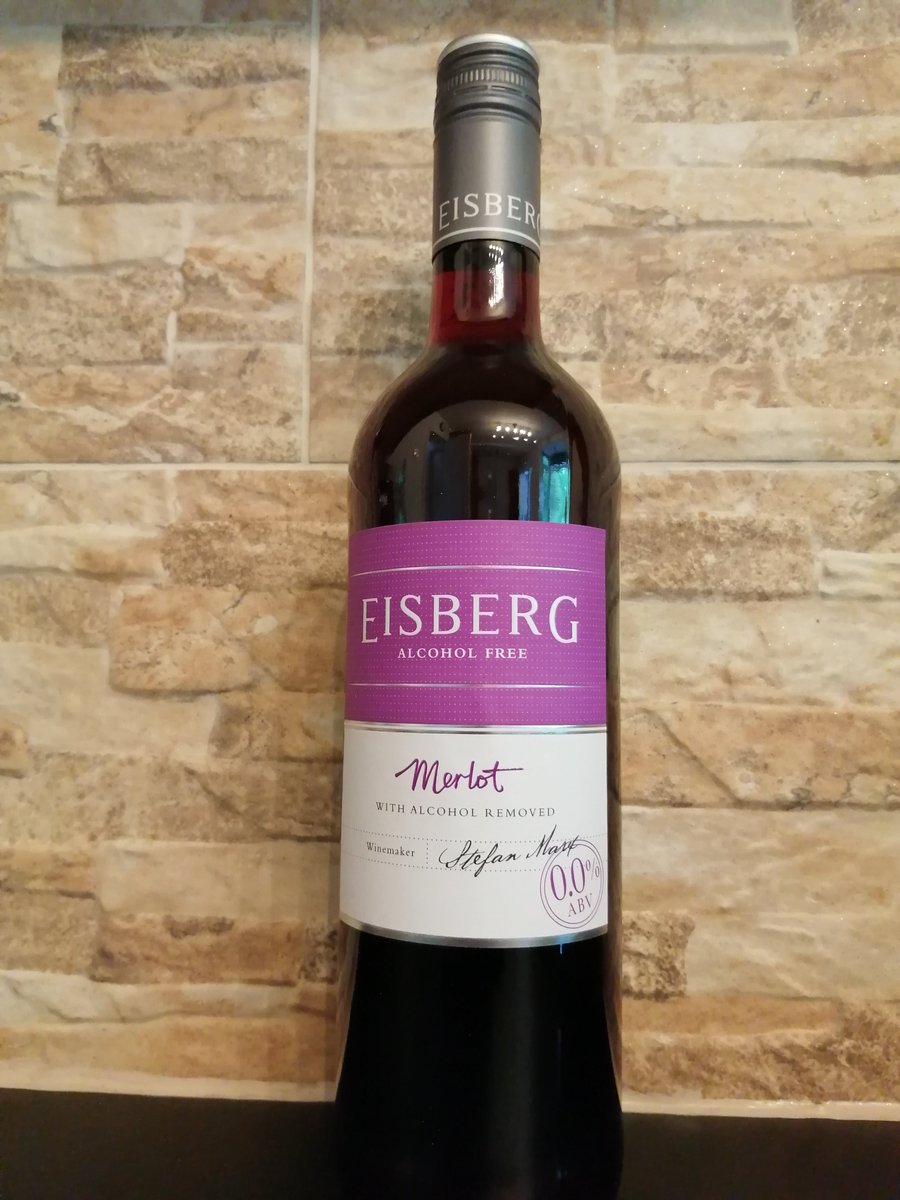 BertSmedley's tweet photo. Embracing #Day4 of #MrsSmeds7DayChallenge and (really) looking forward to cracking this little "beauty"*⬇️
Really enjoying the break from (all that) #Research👍  
#SemiDry4July🐻
#Malternatives🤠
*On a Saturday🙄 https://t.co/Y66uOBqsse