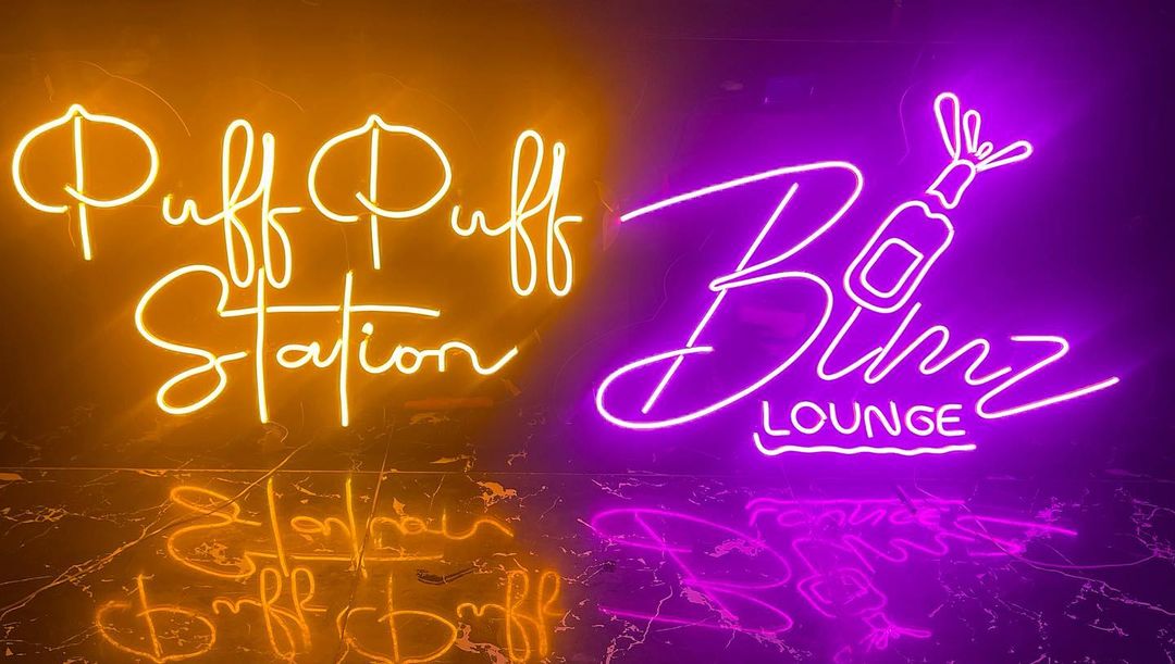 AkASign3dSign's tweet image. Our neon signs are here to light up your nightlife Brighten up your day with our vibrant neon vibes,
Neon nights and electric vibes. &quot;Where colors meet creativity! Dive into the neon experience 
#neonsigns #brightnights #nightlife #neonvibes #citynight