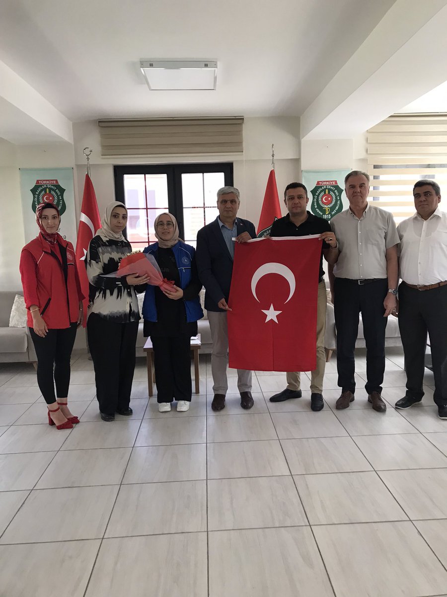 GSB_IspartaGM's tweet photo. 15 Temmuz Demokrasi ve Milli Birlik Günü etkinlikleri kapsamında, İl Müdürümüz Sn Mahmut DANAYİYEN ile birlikte şehit yakınlarımızı ve gazilerimizi ziyaret ettik🇹🇷
Bu vesileyle aziz şehitlerimizi ve kahraman gazilerimizi bir kez daha şükran ve minnetle anıyoruz🇹🇷
#MilletinZaferi https://t.co/blixdoIdlV