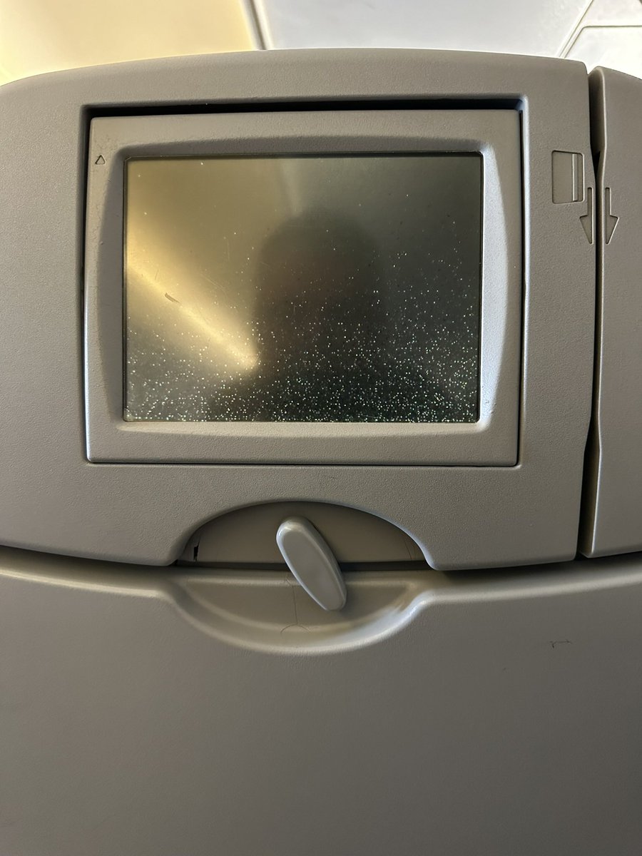 rhodyrams1987's tweet photo. @JetBlue - another JetBlue flight where the TV doesn’t work. Stop promoting it as an amenity as it is a source of frustration. https://t.co/Gl2a8u5XYk