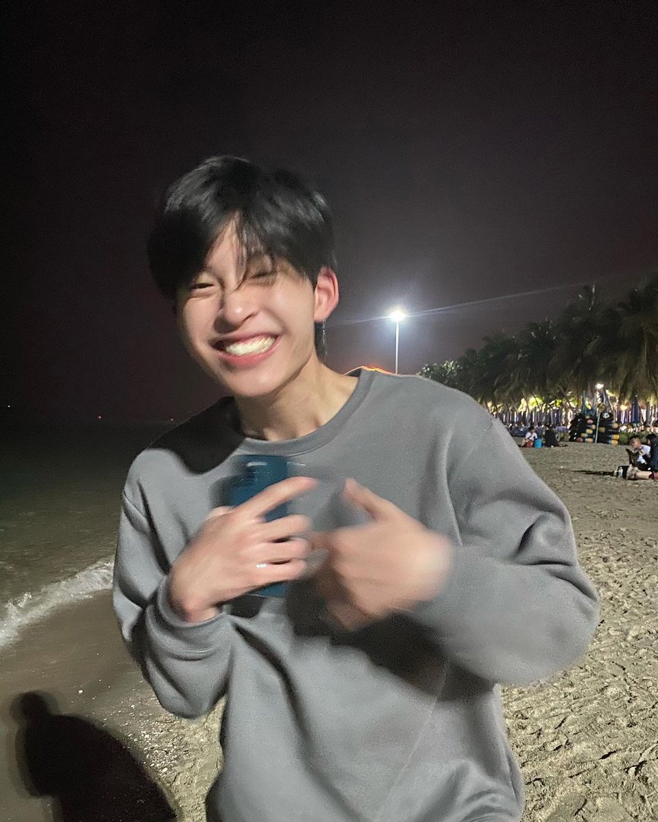 naravitaminz's tweet photo. this type of boyfriend material picture by pond naravit >>>>>>>> https://t.co/MPnh1CxJcd