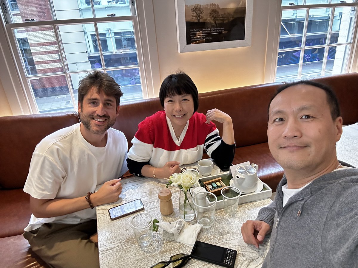 DidacLee's tweet photo. It is a privilege to learn from @angelica_cheung, one of the iconic investors and executives in the global fashion industry. As wise as she is humble, she is a true role model for us!
#Alohas https://t.co/IntCVGs2Gf