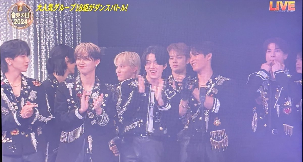 kaako_jo1's tweet photo. JO1、衣装がもう優勝
#JO1のダンスでGototheTOP
#音楽の日 https://t.co/JzQAJYzIfU