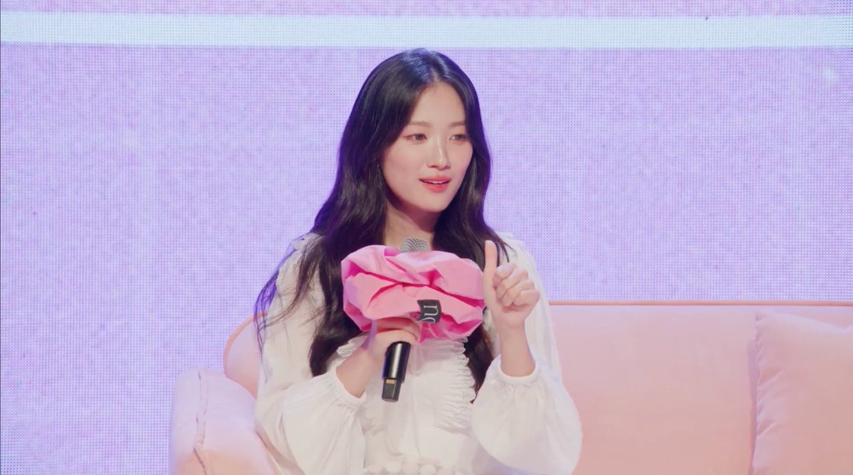 lilymelodies's tweet photo. 천사야..? https://t.co/BIEdCWV4gH