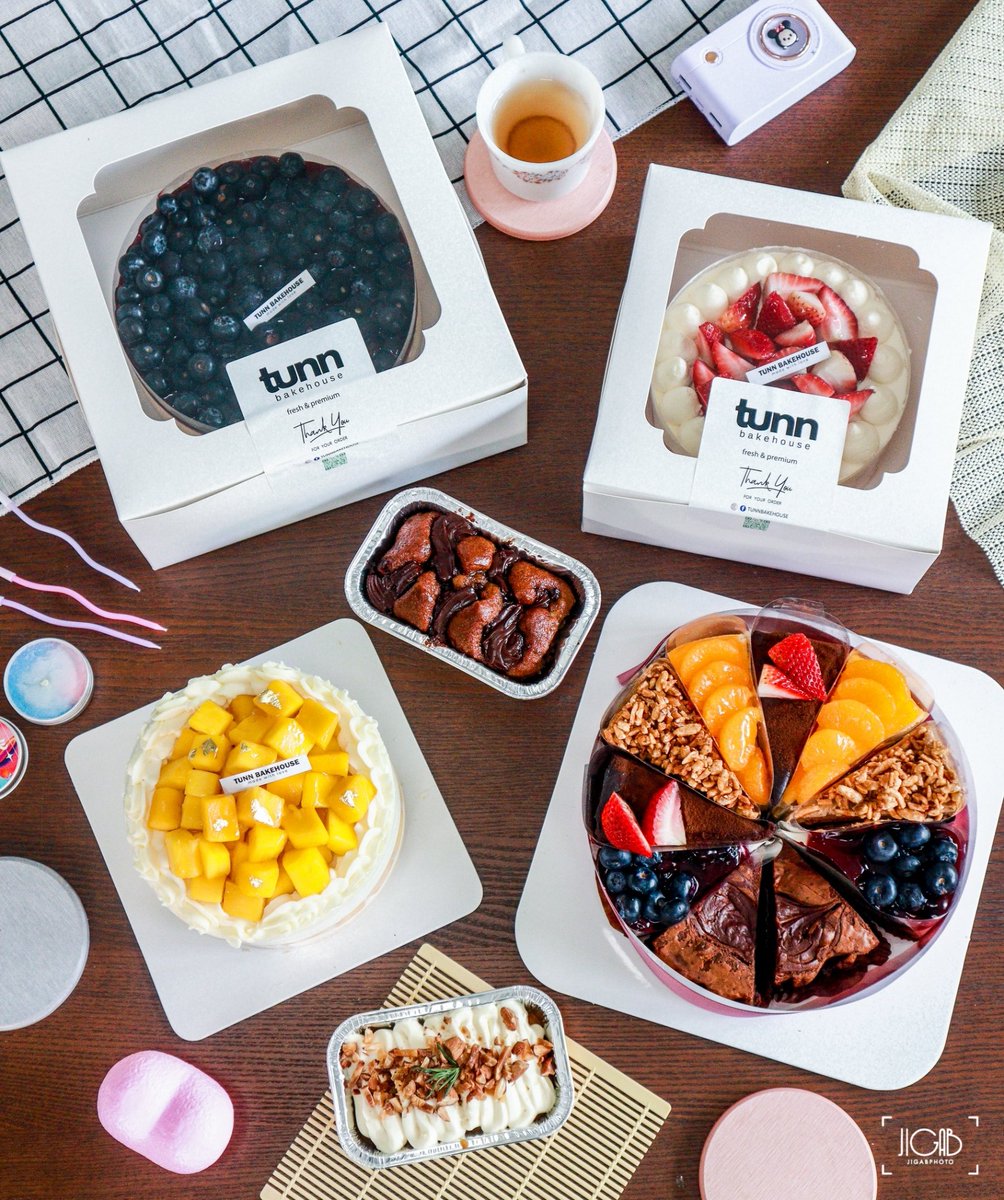 jigabphoto's tweet photo. 🍰 ร้าน Tunn Bakehouse - หน้าร้านอยู่ที่ตึก ปตท. สำนักงานใหญ่ (เปิดวันจันทร์-ศุกร์ 8.00-14.00 น.)
📱 Facebook/IG: TunnBakehouse
📍 พิกัด: https://t.co/vShQVCBnUv
✨️ หากไม่สะดวกมาหน้าร้าน ทางร้านมีบริการเรียก Grab ไปส่งให้ด้วยค่ะ
🔥 สั่ง LINE MAN ได้ที่ https://t.co/6Pb5BcuFvG ตอนนี้ มีโปรส่วนลดค่าส่งด้วยนะ
🎂 สำหรับเค้กวันเกิด เค้กปอนด์ สั่งล่วงหน้าอย่างน้อย 3 วัน นัดรับได้ที่หน้าร้าน หรือที่บ้านรามอินทราซอย 5 ได้ที่ Line: @tunnbakehouse หรือ https://t.co/knkmAS26Hs