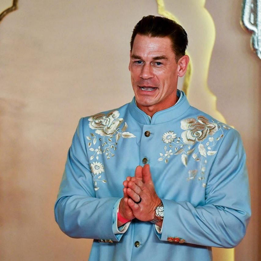 shahb71813864's tweet image. पैसे में बहुत ताकत होती है साहब, पैसा हो तो दुनिया की बड़ी से बड़ी हस्ती तुम्हारे आंगन में नाचेगी।

अंबानी साहब के बेटे की शादी में भला कौन नहीं आया?
विधायक
सांसद 
CM 
पूर्व CM 
अफसर 
खिलाड़ी 
अभिनेता
अभिनेत्री
गायक
पूर्व प्रधानमंत्री 
WWE स्टार 
बाबा 
टॉप रईस लोग
अरे भाई आया कौन