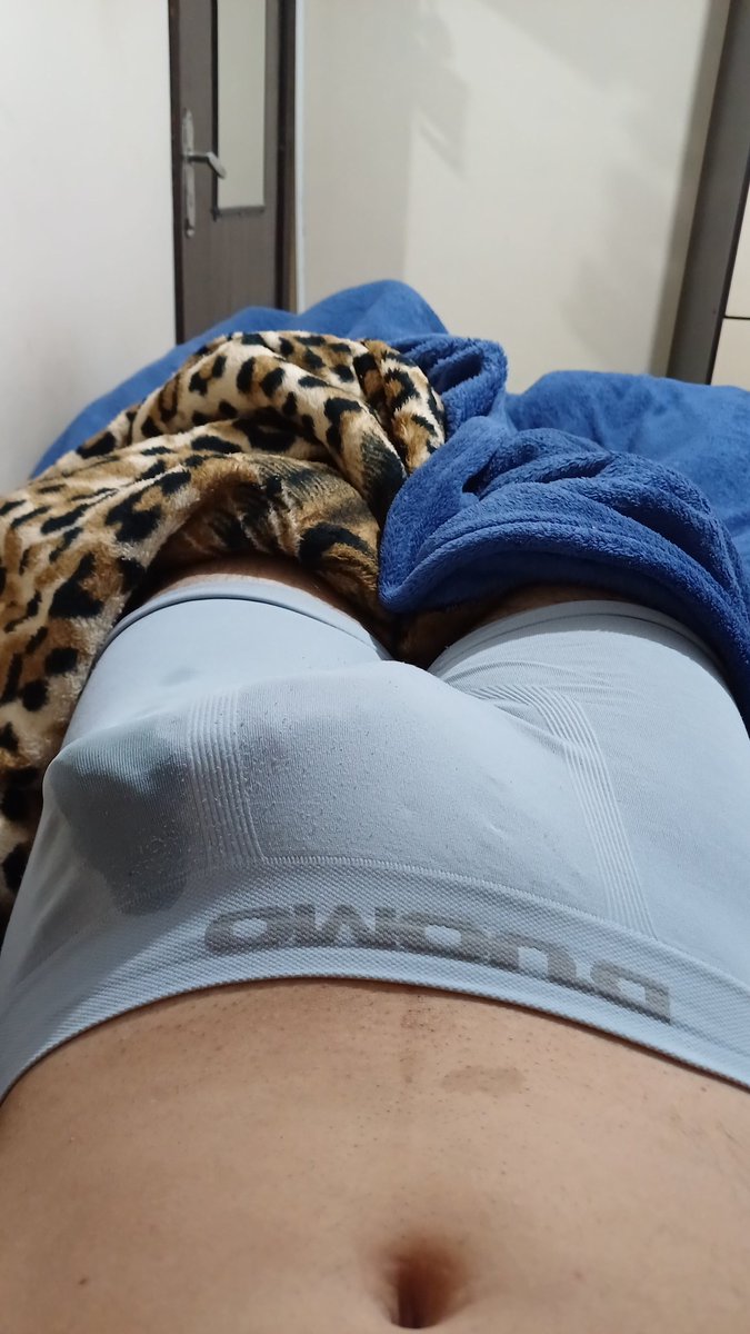 Quem mais acorda com o pau babando? Mostra na DM