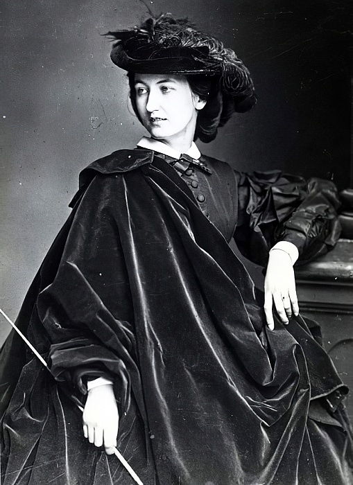 otherhalfpod's tweet photo. Lola Montez certainly lived life to the fullest. There were many stories I wasn't able to even fit into the podcast. From Ireland to all across Europe and America to Australia, her reputation for making waves, breaking hearts, and, of course, bringing down a king preceded her. https://t.co/OKWRaJKYns