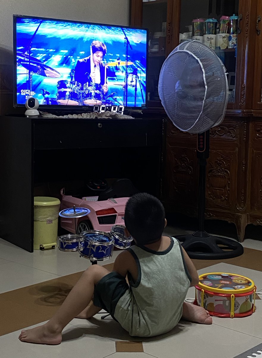 jillybillerz's tweet image. 선생님 @Dw_day6_drummer, please teach me how to drum 🙇🏻‍♀️

Road to become a myday 😅 #startthemearly