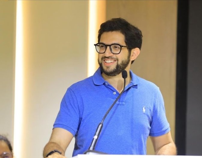 shahb71813864's tweet image. आप किस युवा नेता को सपोर्ट करते है ।।

1.  श्री आदित्य ठाकरे 
2. श्री आकाश आनंद 
3. श्री चिराग़ पासवान 
4. श्री चन्द्रशेखर आज़ाद रावण 

अपना जवाब ज़रूर देना