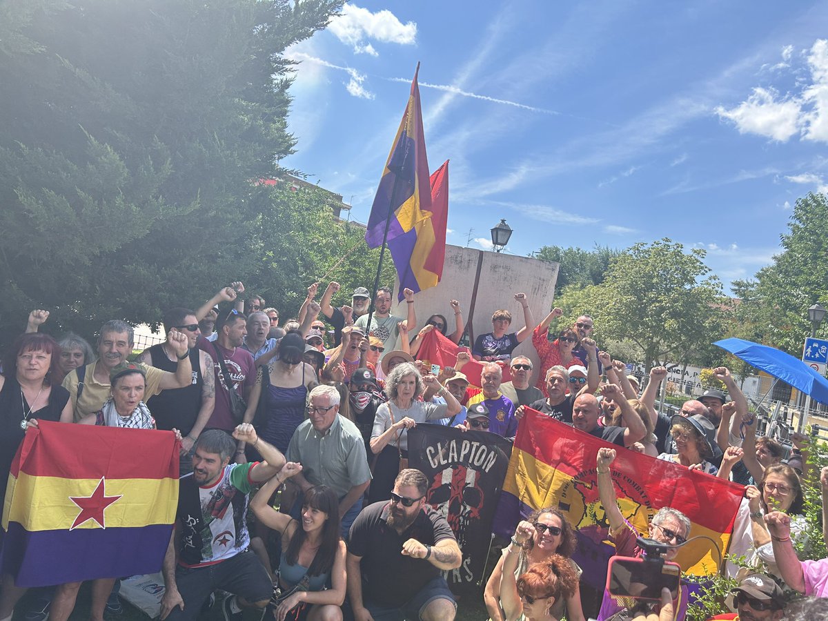 ClaptonCFC's tweet photo. ¡No pasarán! https://t.co/4E27N0Cyvl